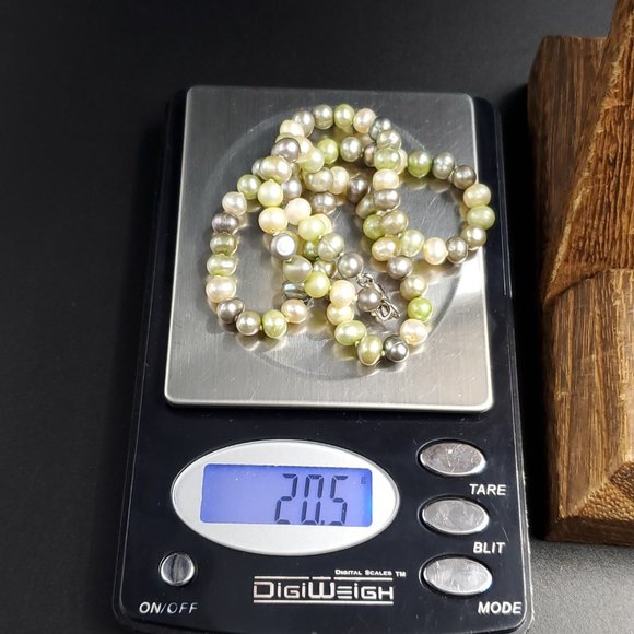 18 Inch Sterling Silver Beautiful Light Colored Pearls Necklace - Picture 6 of 6